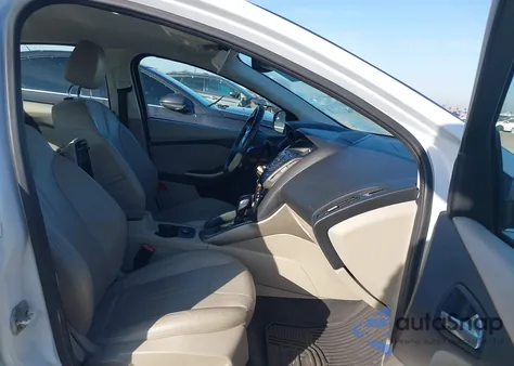 2012 Ford Focus Sel z USA, uszkodzony, nr VIN 1FAHP3H23CL194716